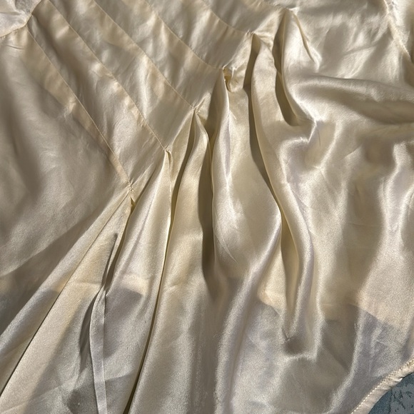 Artists & Revolutionaries Silk High/Low Top, Creamed Peach - Picture 4 of 13